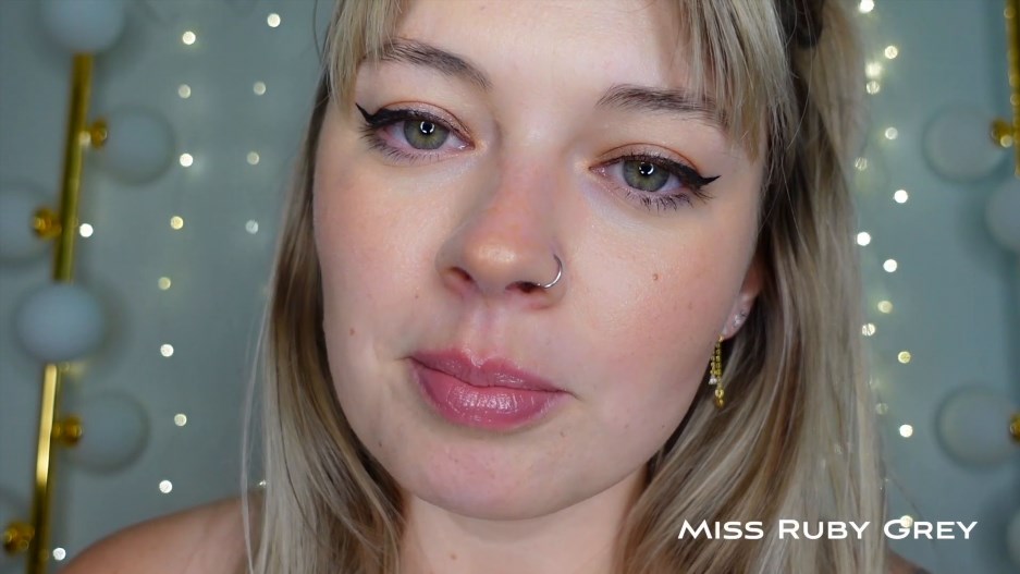 Miss Ruby Grey - Seduced into Surrendering